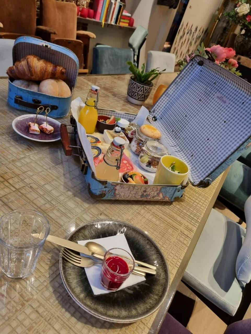 Barefoodgiulia Hotel ฮัสเซลต์ ภายนอก รูปภาพ